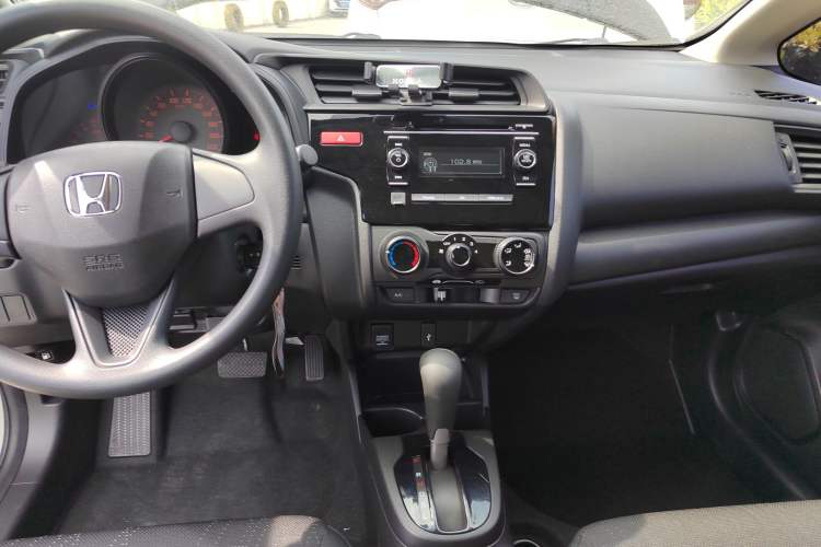 Used Honda Fit 2016 1.5L LX CVT Comfort Model Audio And AC Panel