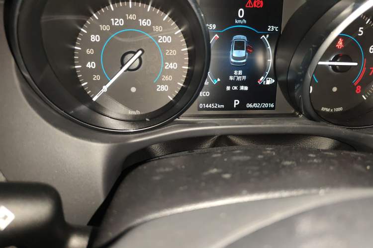 Used Jaguar F-PACE 2016 2.0T Two-Wheel Drive Urban Luxury Edition