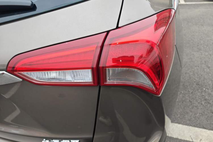 Used Buick Envision 2018 20T Two-Wheel-Drive Elite Model
