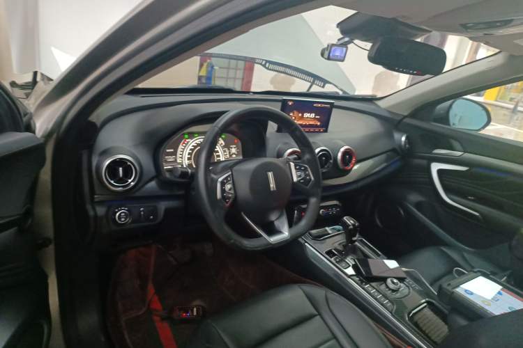 Used Wey VV7 2017 2.0T Ultra-Luxury Version Center Console