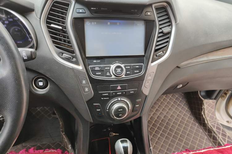 Used Hyundai Santa Fe 2015 2.0T Automatic All-Wheel Drive Smart Version 5 Seats
