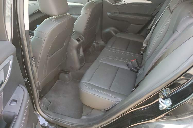 Used Buick Envision 2025 25T Entry-Grade Platinum Edition Left Rear Seat