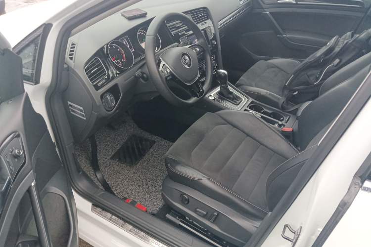 Used Volkswagen Golf 2014 1.4TSI Automatic Flagship Model
