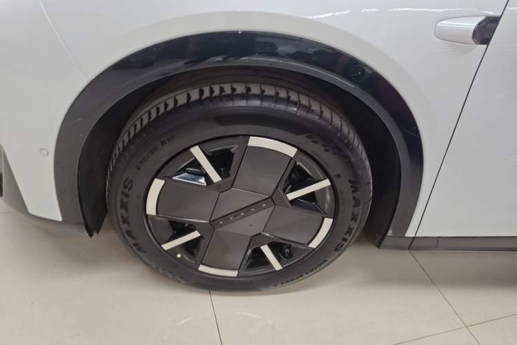 Used XPeng G7 2026 Model, Range-Extended 1704 Max Tech Edition Left Front Wheel Hub