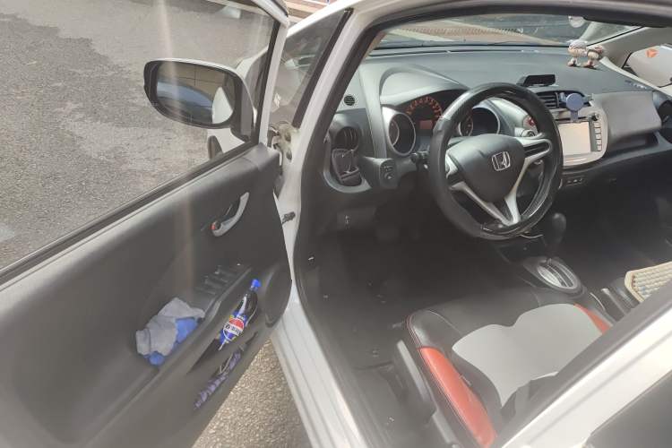 Used Honda Fit 2011 1.5L Automatic Luxury Edition
