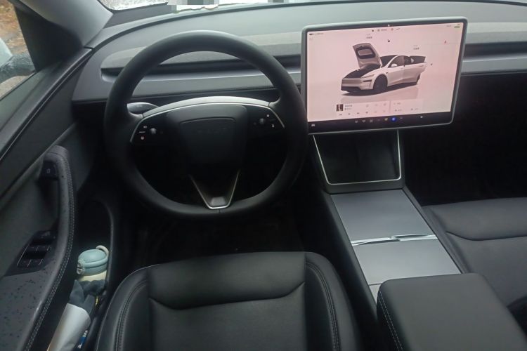 Used Tesla Model Y 2025 Rear-Wheel-Drive Version