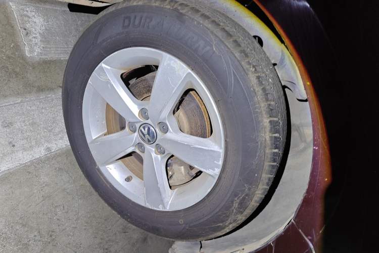 Used Volkswagen Lavida 2013 Revised Classic 1.6L Automatic Fashion Edition
