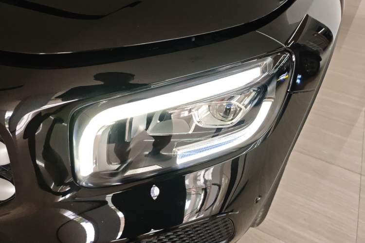 Used Mercedes-Benz GLB 2022 Second Facelift GLB 200 Fashion Edition Left Front Headlight