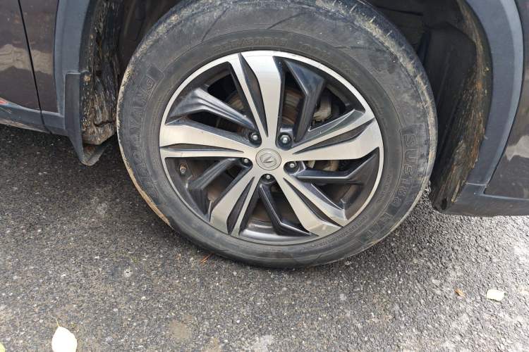 Used CHANGAN CS75 PLUS 2020 1.5T Automatic Luxury Version Right Front Wheel Hub