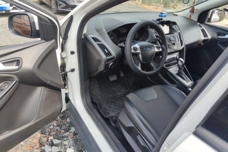 Used Ford Focus 2012 Sedan 1.6L Automatic Fashion Edition