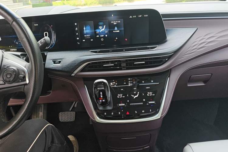 Used Buick GL8 2022 Avenir Aivia Six-Seat Deluxe Edition