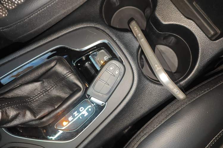 Used Jeep Cherokee 2020 2.0T Two-Wheel Drive Leading Edition