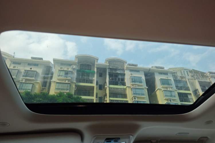 Used Denza D9 2022 DM-i 1040 Prestige Model