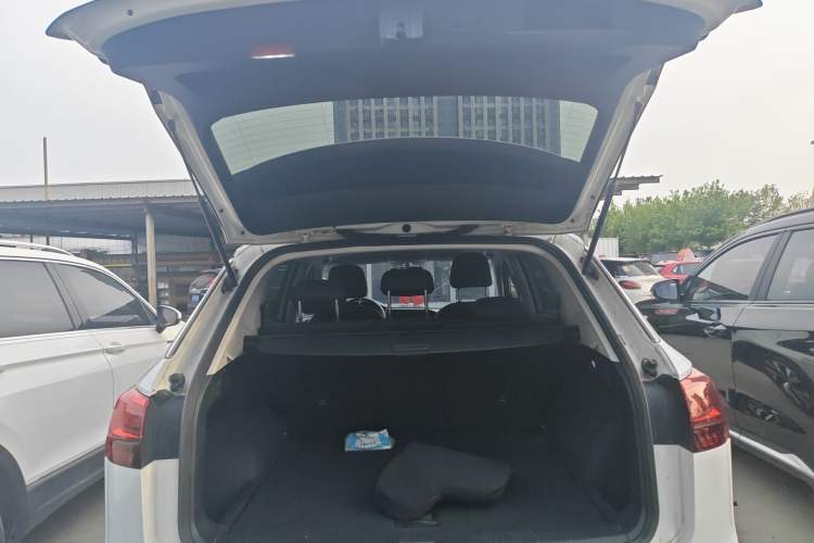 Used Volkswagen Tayron 2020 330TSI Two-Wheel Drive Luxury Smart Connectivity Version Trunk