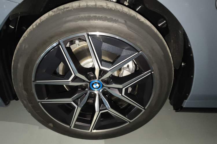 Used BMW i5 2024 eDrive 35L Luxury Model with M Sport Package
