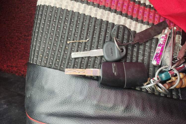 Used JMC Yuhu 3 2018 2.5T Diesel Two-Wheel Drive Advanced Version with Long Wheelbase
