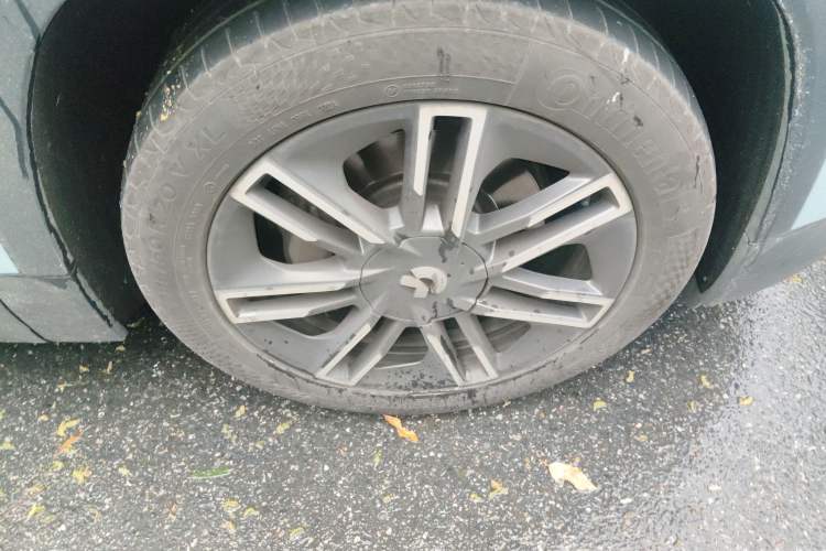 Used Nio ES6 2020 420 km Sport Edition Right Front Wheel Hub