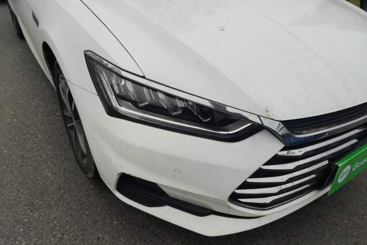 Used BYD Qin Pro 2019 Super Edition 1.5TI Automatic Smart Connect Enjoyment Model China VI Standard
