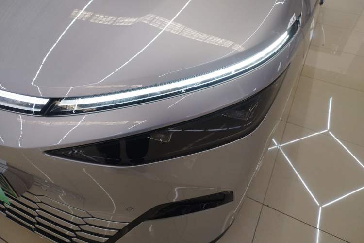 Used XPeng X9 2024 640 All-Wheel Drive High-Performance Max
