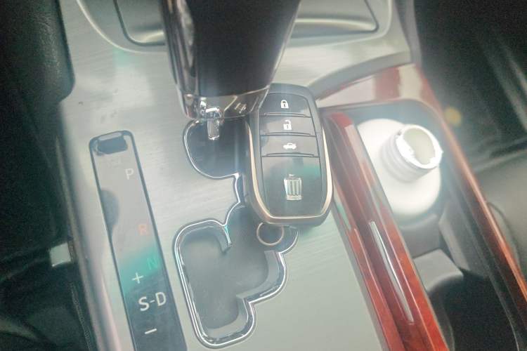 Used Toyota Crown 2012 2.5L Royal Leather Edition Vehicle Key