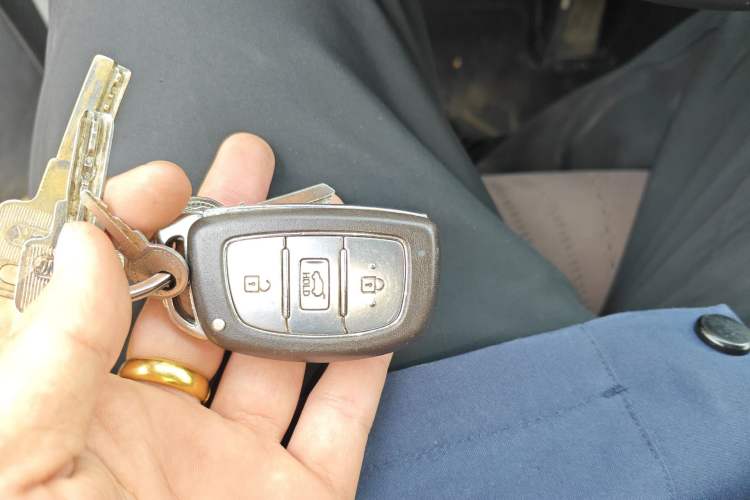 Used Hyundai Tucson 2015 1.6T Dual-Clutch Two-Wheel-Drive Smart Model Vehicle Key