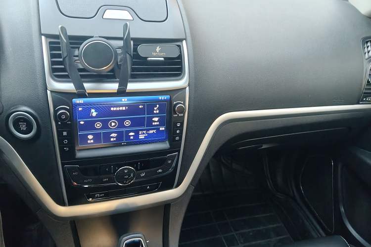 Used Geely Auto Emgrand 2016 Sedan 1.5L CVT Upward Version