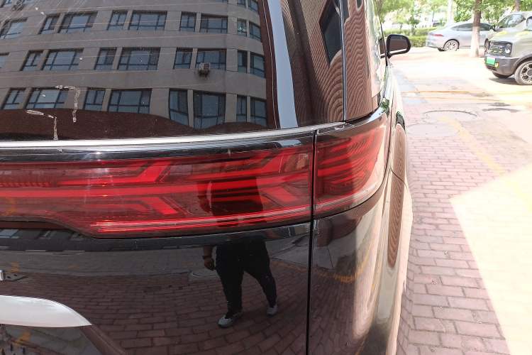 Used Denza D9 2024 DM-i 980 Four-Wheel Drive Prestige Model
