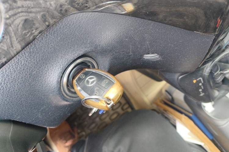 Used Mercedes-Benz Viano 2011 3.5L 125th Anniversary Edition 7 Seats