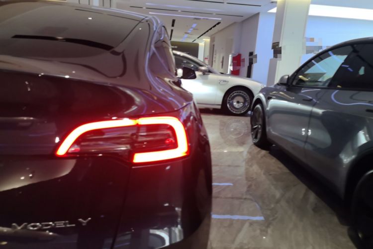 Used Tesla Model Y 2024 Rear-Wheel-Drive Version Right Rear Taillight