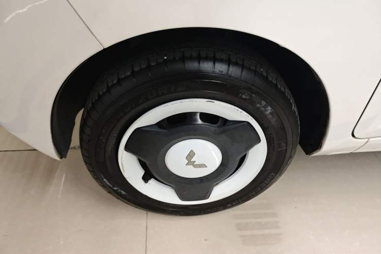 Used Wuling Hongguang MINIEV 2022 Zizai Version Lithium Iron Phosphate Left Front Wheel Hub