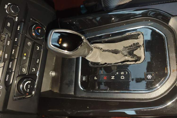 Used Dongfeng Fengon S560 2018 1.8L CVT Elite Model 7 Seats
