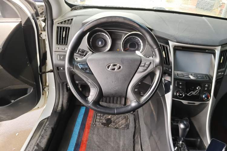 Used Hyundai Sonata 2013 2.0L Automatic Fashion Edition Steering Wheel