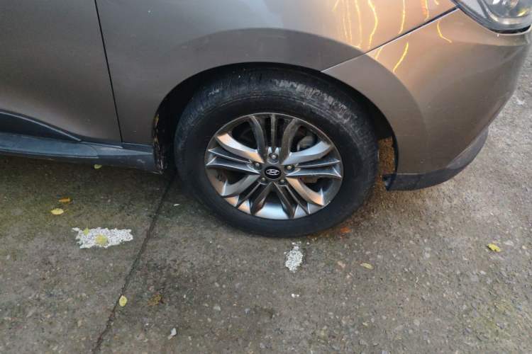 Used Hyundai ix35 2013 2.0L Automatic Two-Wheel Drive Smart GLS China IV Standard Right Front Wheel Hub