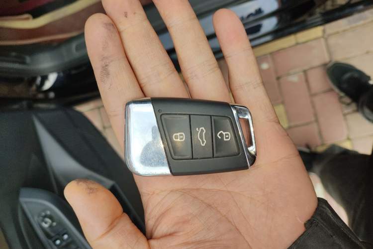 Used Volkswagen Passat 2020 Revised Version 280TSI Business Edition China VI Standard Vehicle Key