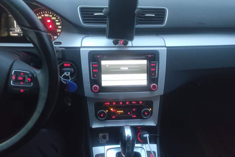 Used Volkswagen FAW-Volkswagen CC 2011 1.8TSI Luxury Model Audio And AC Panel