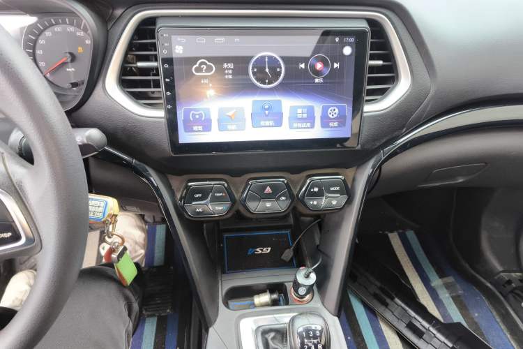 Used GAC Trumpchi GS4 2017 200T Manual Two-Wheel Drive Elite Edition Audio And AC Panel