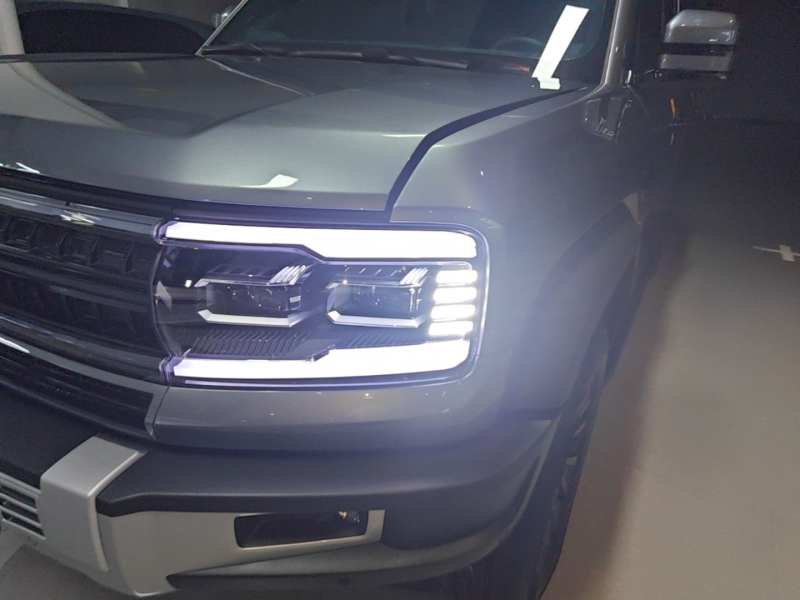 Used Formula Leopard 5 2023 Navigator Edition — 23