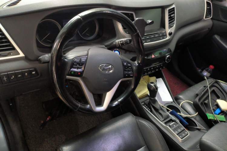 Used Hyundai Tucson 2015 1.6T Dual-Clutch Four-Wheel Drive Flagship Model
