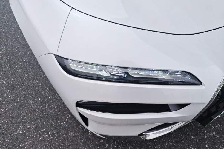 Used BMW i7 2023 xDrive60L Luxury Package
