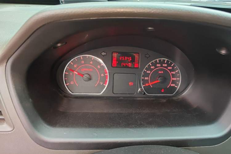 Used Wuling Rongguang S 2023 1.5L Base Version 5/7 Seats Odometer Close Up