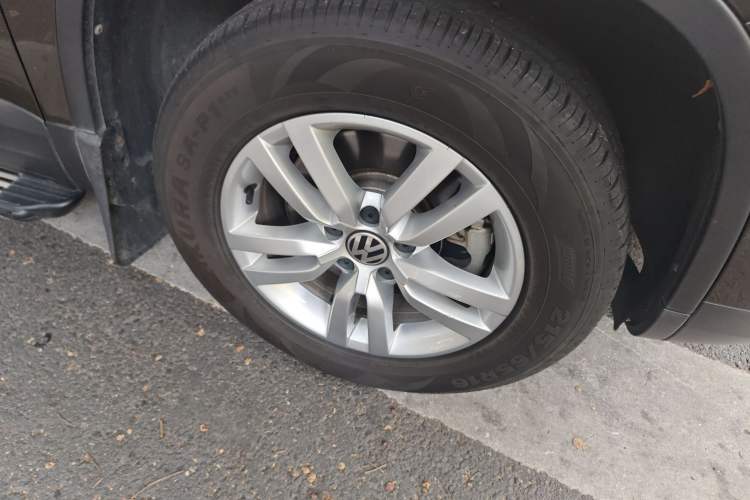 Used Volkswagen Tiguan L 2016 300TSI Automatic Two-Wheel Drive Trend Edition