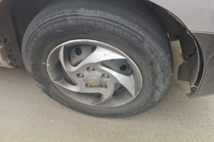 Used JAC Group Refine 2015 2.0L Shuttle Gasoline Long-Wheelbase Standard Version HFC4GA3-3D
