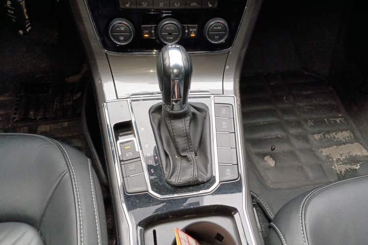 Used Volkswagen Passat 2016 330TSI DSG Luxury Edition