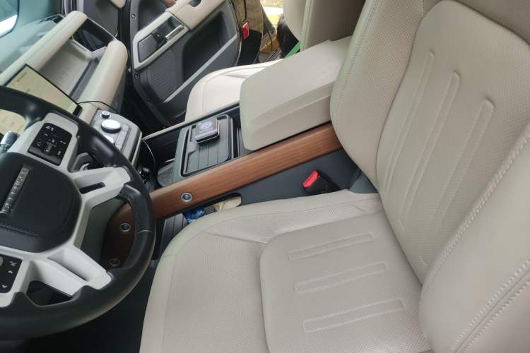 Used Land Rover Defender 2022 90 2.0T P300 Tiger-Power Ambition Edition