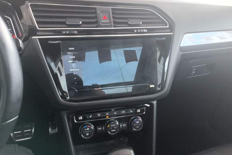 Used Volkswagen Tiguan L 2021 330TSI Automatic Two-Wheel Drive R-Line Flagship Edition Audio And AC Panel