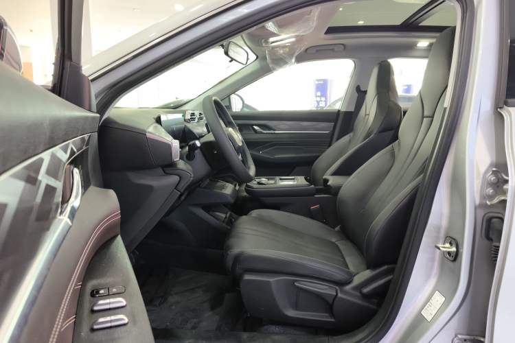 Used Dongfeng Aeolus Mage 2025 1.5T JingShang Edition
