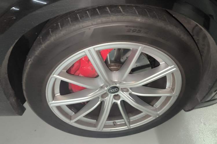 Used Audi RS Q8 2022 RS Q8 4.0T Right Front Wheel Hub