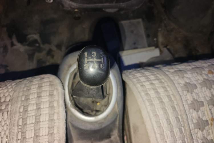 Used BAIC Weiwang 306 2011 1.3L base model 7 seats Gear Lever