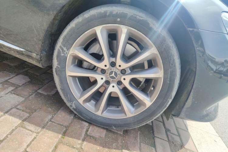 Used Mercedes-Benz E-Class 2018 Facelift E 200 L Right Front Wheel Hub