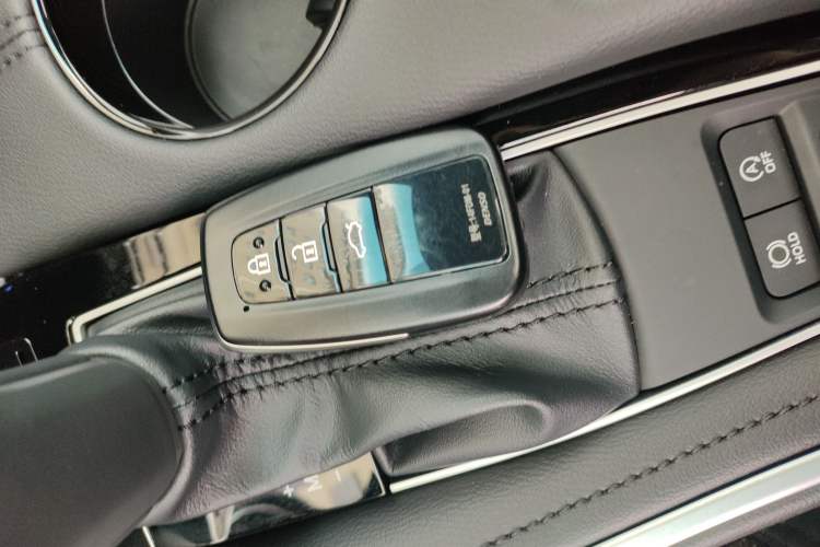 Used Toyota Avalon 2023 2.0L Premium Edition